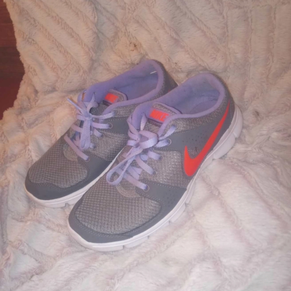 Nike's size 8